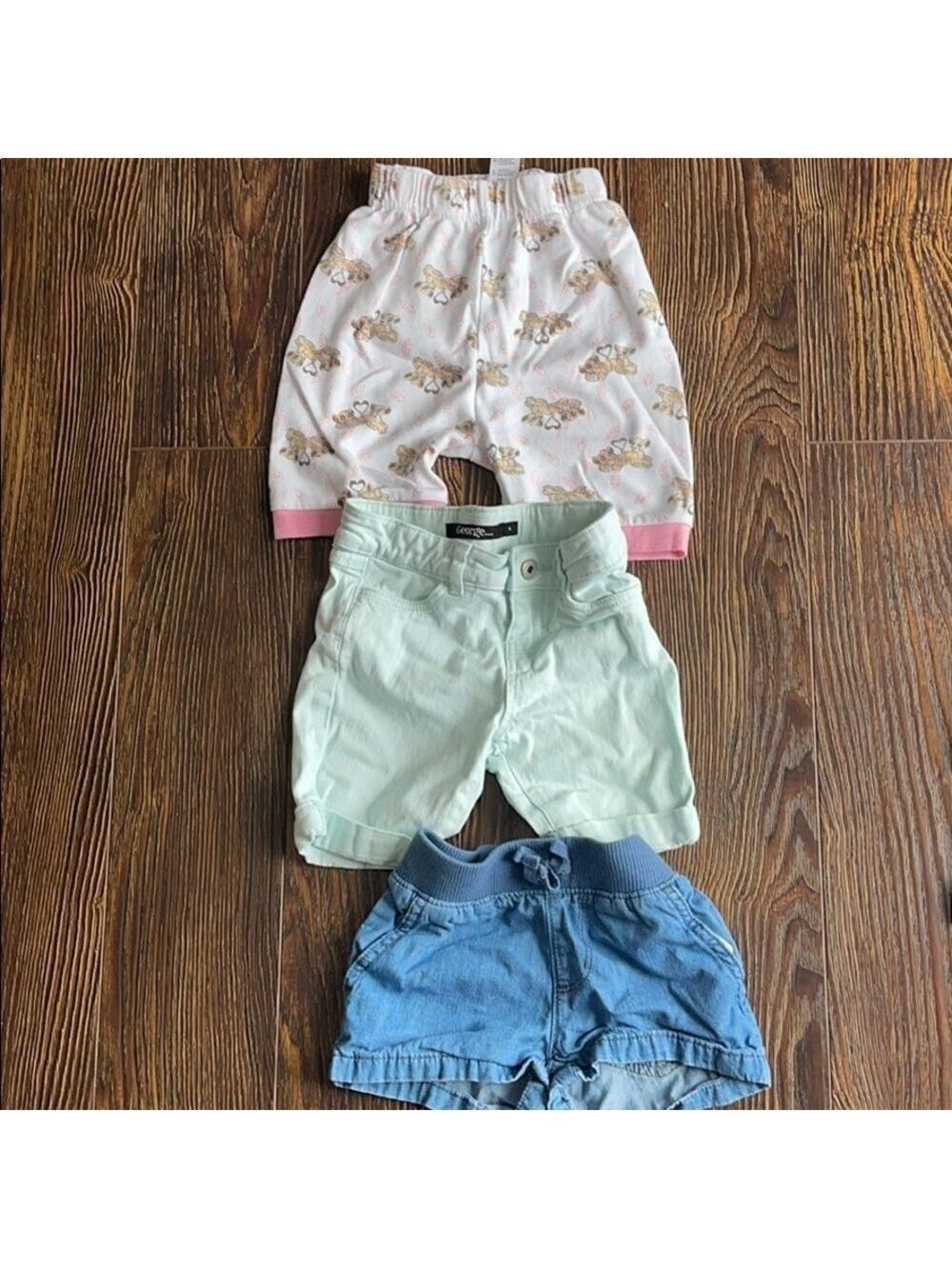 Bundle of three kids shorts size 4.